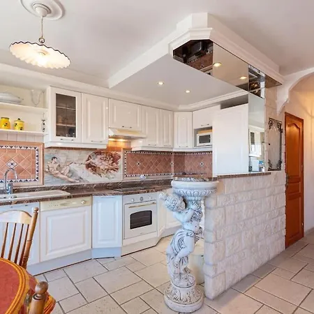 Apartment 2 Pieces Balcon Vue Imprenable Mer---ville---montagne